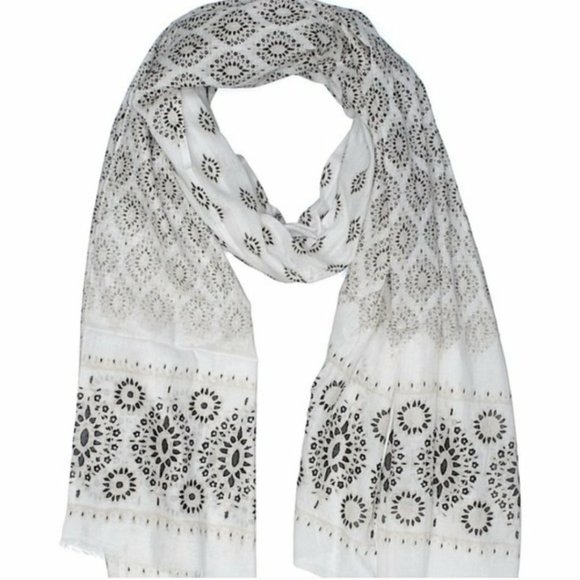 Hat Attack White Printed Diamond Sarong Scarf NEW SEALED - Picture 5 of 5